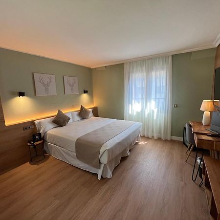 Yomo Imperial Hotel ซานต์จูเลีย เด โลเรีย ภายนอก รูปภาพ