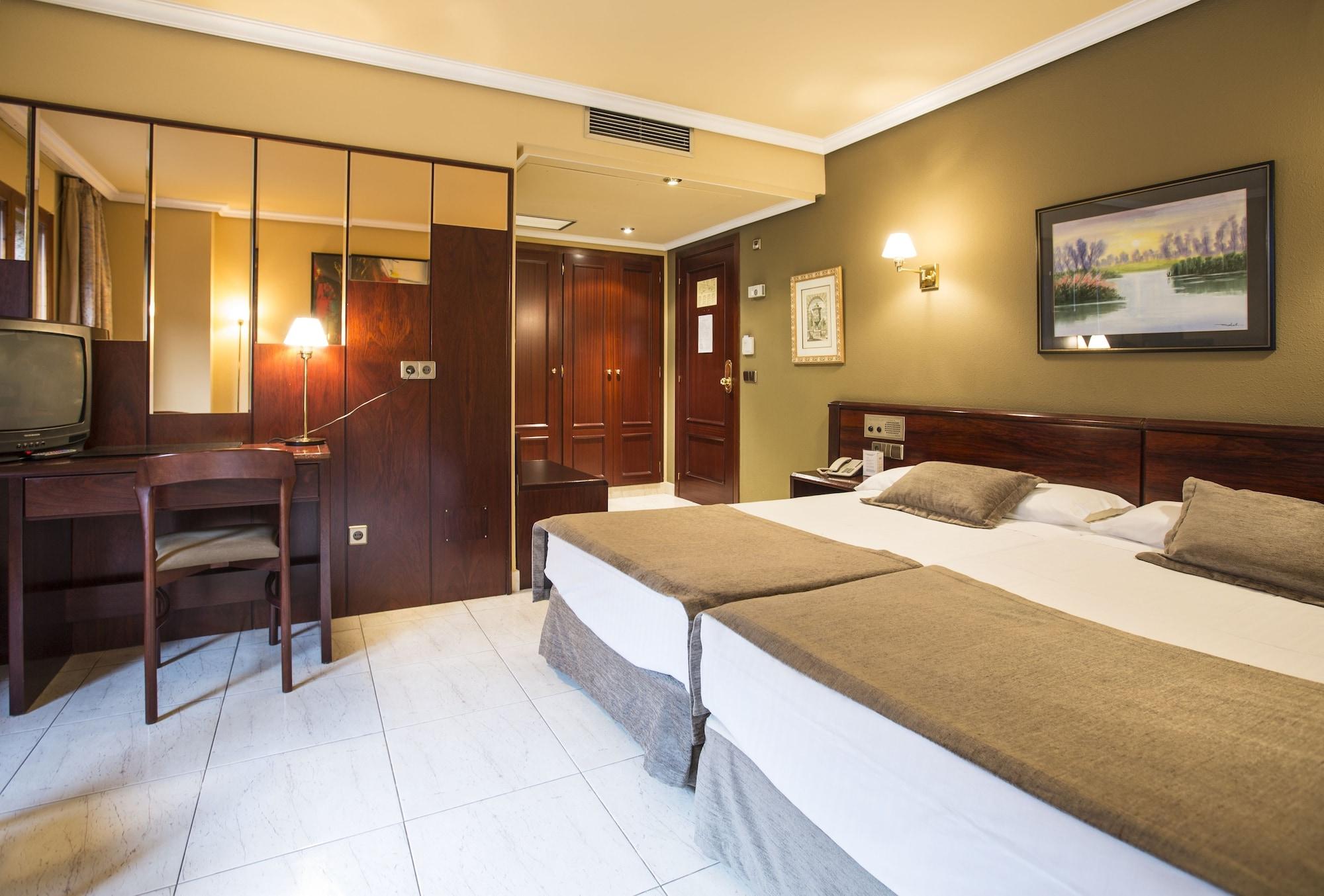 Yomo Imperial Hotel ซานต์จูเลีย เด โลเรีย ภายนอก รูปภาพ