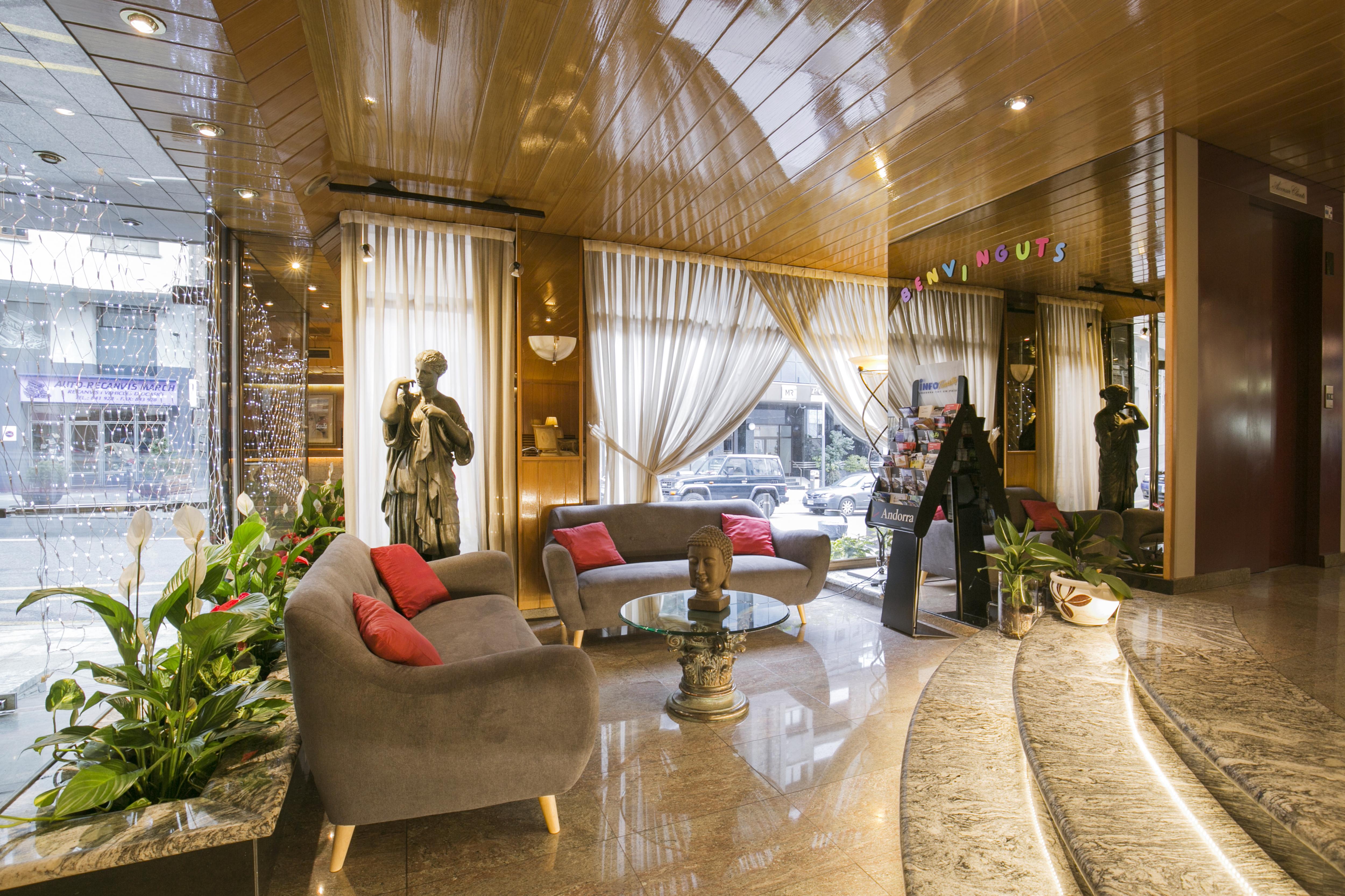 Yomo Imperial Hotel ซานต์จูเลีย เด โลเรีย ภายนอก รูปภาพ