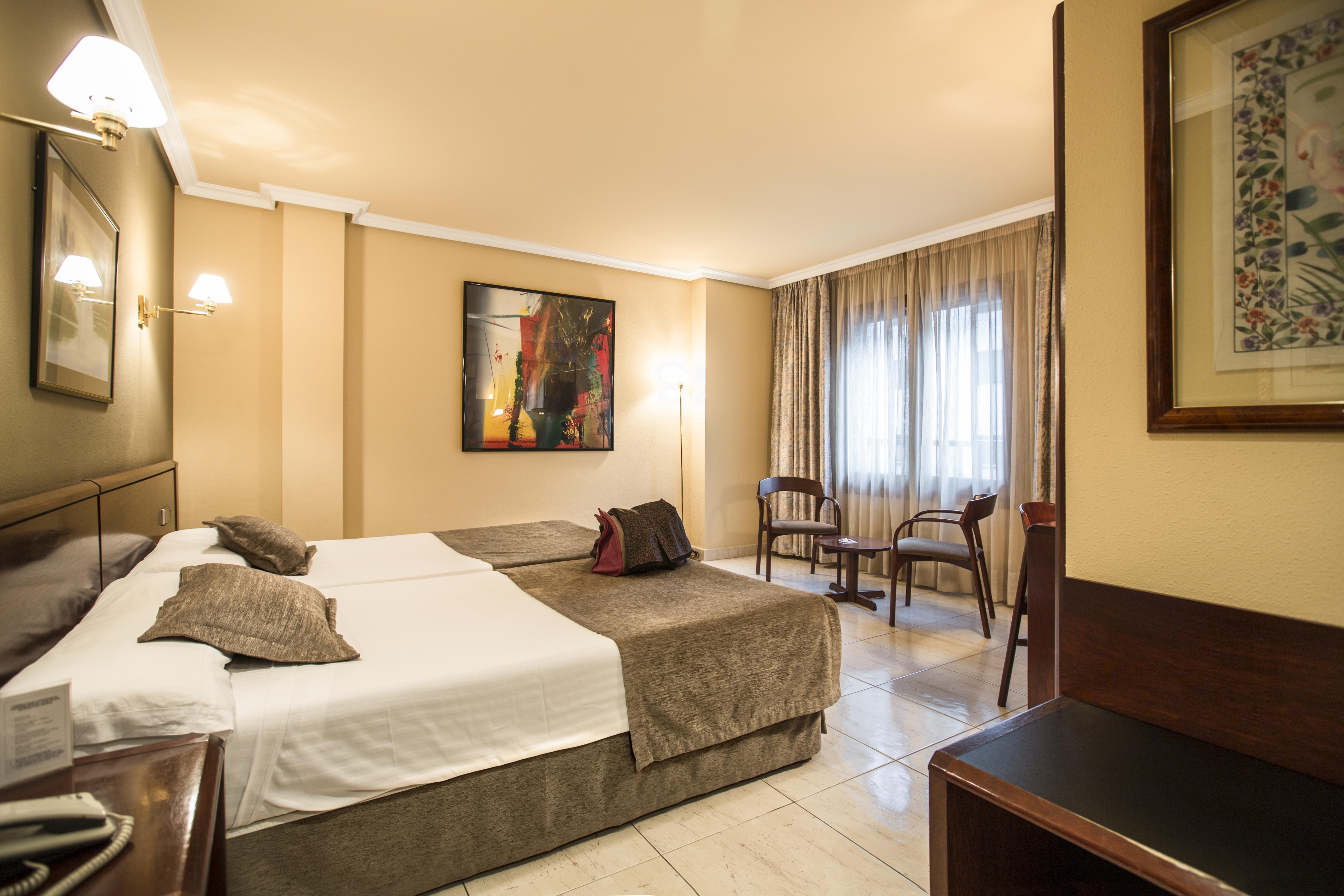 Yomo Imperial Hotel ซานต์จูเลีย เด โลเรีย ภายนอก รูปภาพ